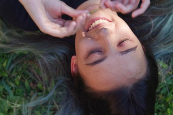 MINA PETROVIĆ snima dokumentarac DEVOJČICE ROKAJU