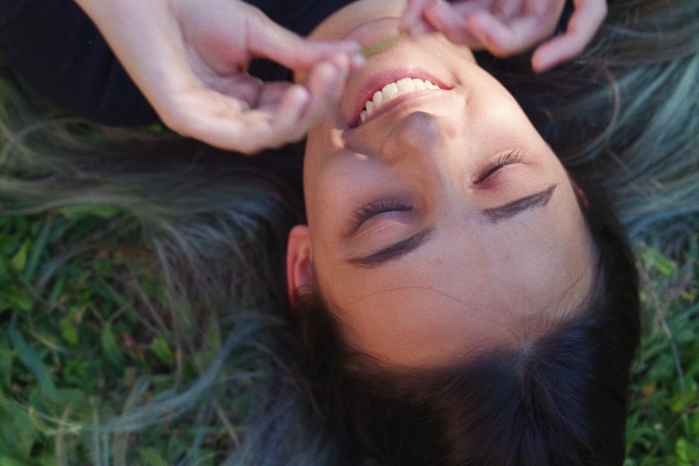 MINA PETROVIĆ snima dokumentarac DEVOJČICE ROKAJU