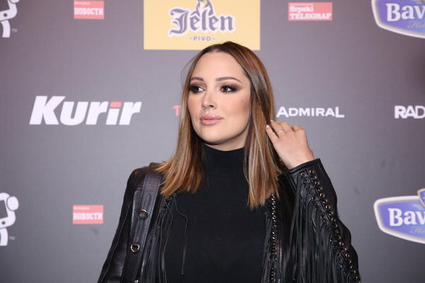 NE KVARITE SERIJU TUPAVIM PEVALJKAMA: Priju ŽESTOKO IZVREĐALI fanovi UBICA MOGA OCA! Može da glumi fikus u ćošku!