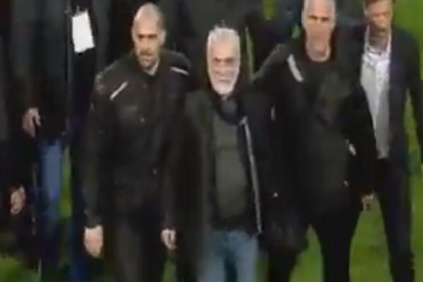 VITLAO PIŠTOLJEM NASRED TERENA: Partizan ugostio najluđeg predsednika nekog fudbalskog kluba u Evropi!