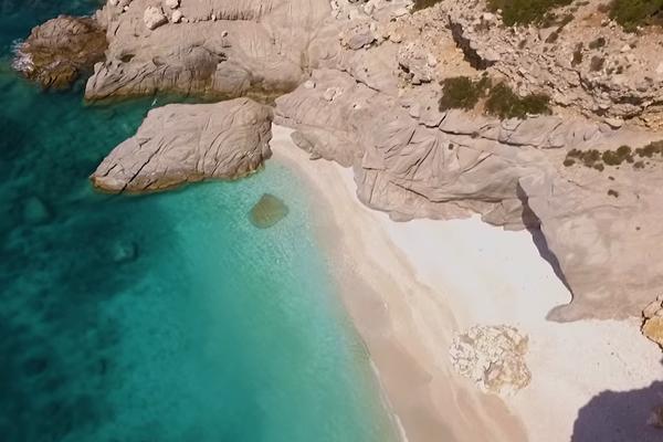 PRONAĐENO BEŽIVOTNO TELO NA OMILJENOM GRČKOM OSTRVU! U pitanju je poznata NAUČNICA!