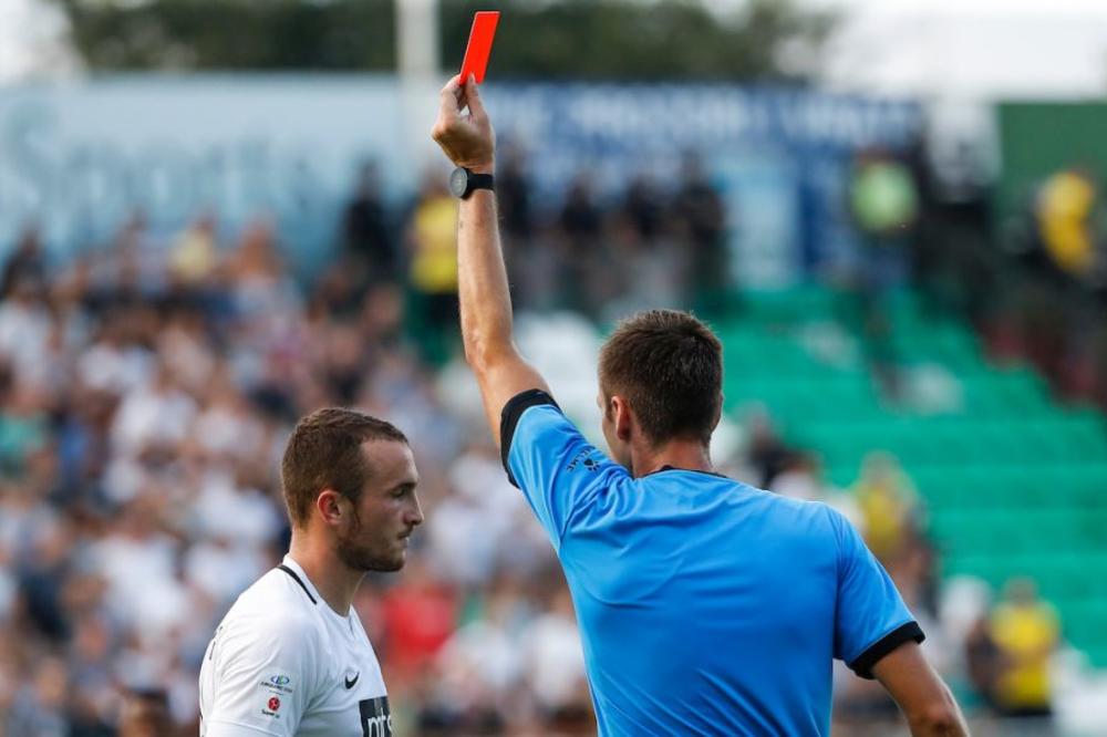 KAŽU DA JE ON NOVI MAŽIĆ: Nikad neću reći za koga navijam! Pepea sam prevario na foru! VAR je još daleko od Srbije!