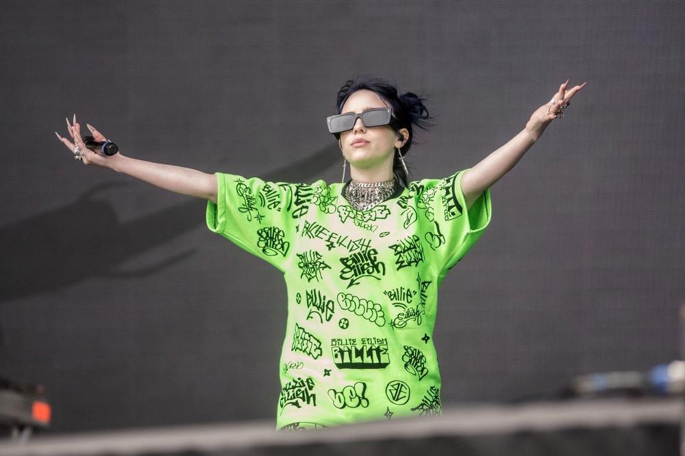 BILI AJLIŠ PIŠE ISTORIJU: Tinejdžerska muzička zvezda ponovo na vrhu BILBORDOVE ALTERNATIVNE LISTE