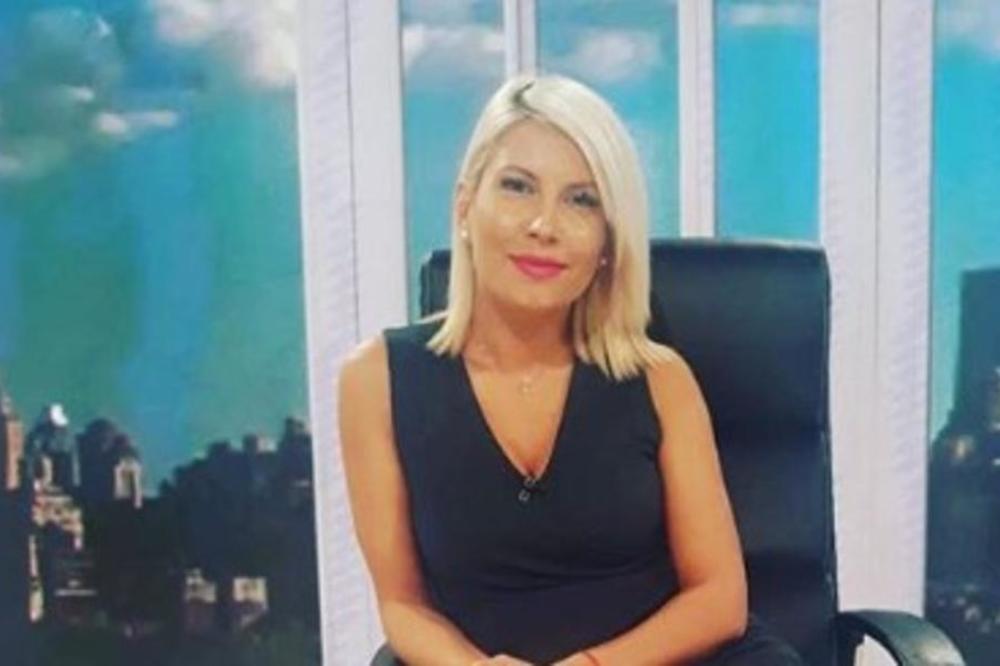 DEA ĐURĐEVIĆ OTIŠLA U MANASTIR POSLE SVEGA! Uhvaćena sa ovom OSOBOM kako se zahvaljuje u SVETINJI