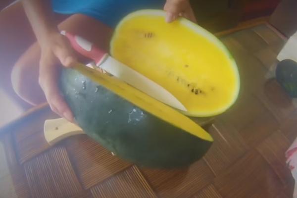 DA LI STE NEKAD JELI ŽUTU LUBENICU? Predratna uspomena starijih Srba, SLAĐA JE OD CRVENE!