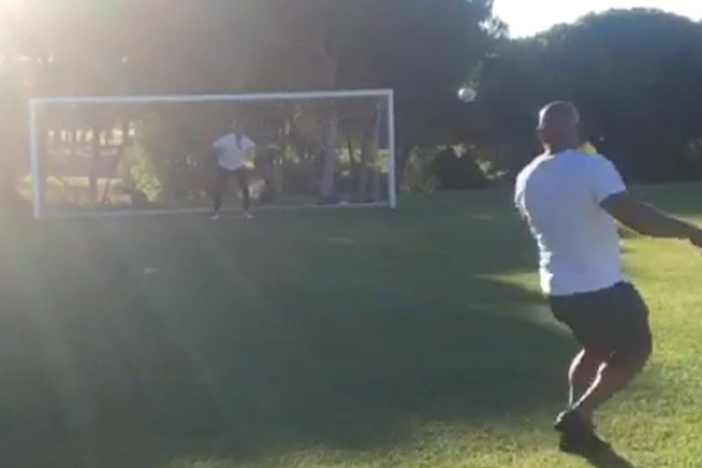 ROBERTO KARLOS PONOVIO ČAROLIJU: 22 godine kasnije, Brazilac još jednom oduševio planetu!