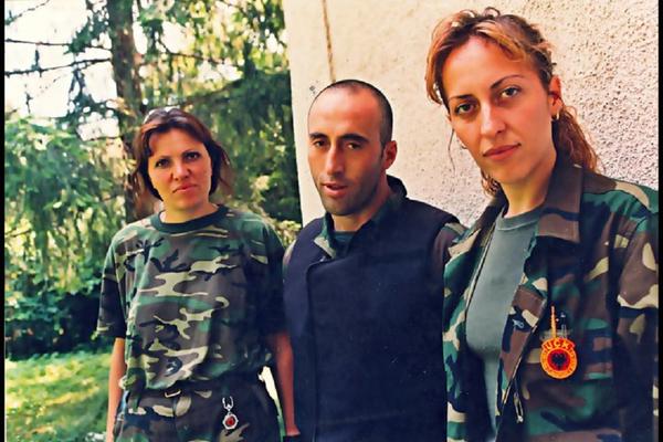 ALBANCI SE PLAŠE OVIH ŽENA RAMUŠA HARADINAJA! Ubijale su Srbe na KOŠARAMA i vadile im organe u ŽUTOJ KUĆI!