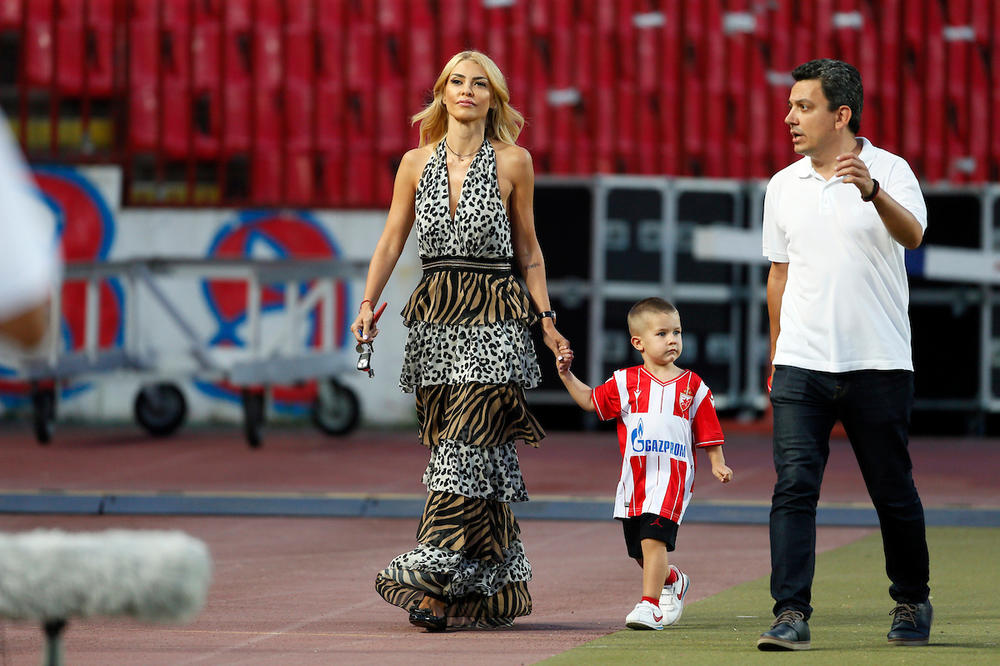 SNEŽANA ZAPALILA MREŽE: Alarmirala je Vučića da okonča karijeru Vladimira Vuletića! (FOTO)