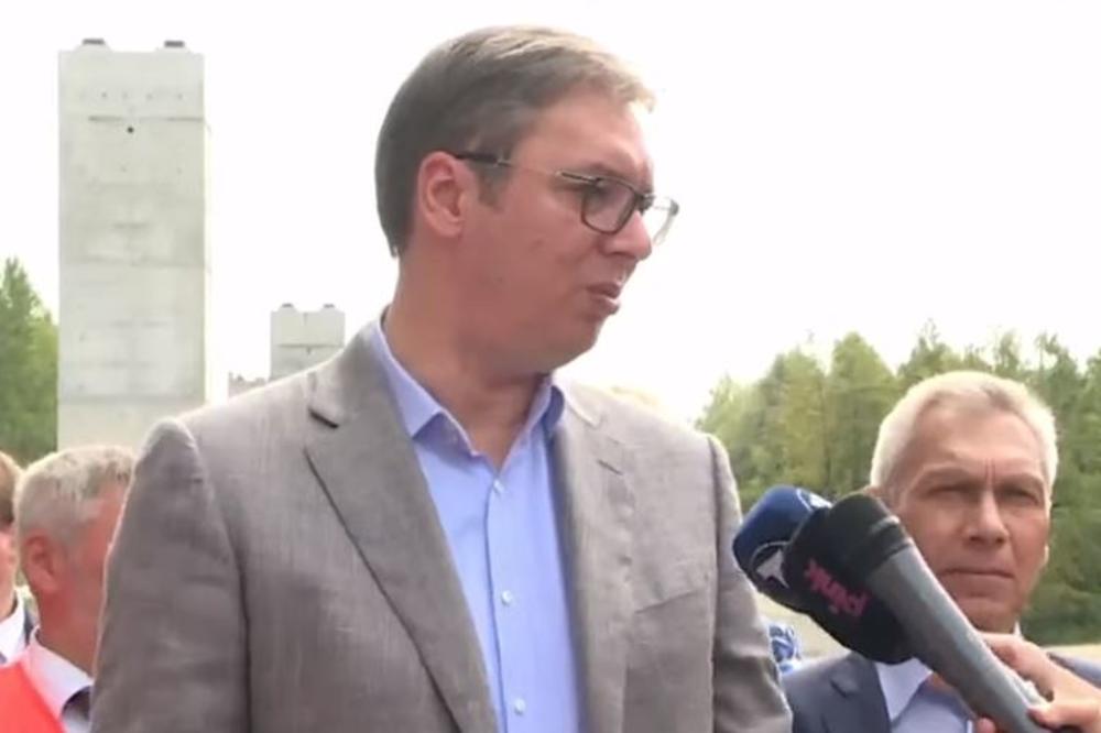 POGLEDAJTE NAŠU PARADU U NIŠU I HRVATSKU U KNINU I SVE ĆE VAM BITI JASNO! Vučić objasnio zašto mora ovako