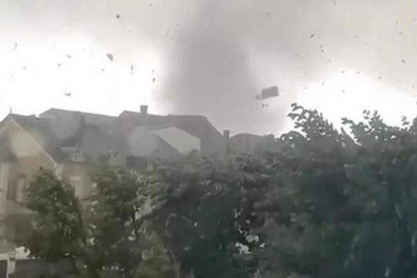 TORNADO GUTA SVE PRED SOBOM, I TO USRED EVROPE! Svi se pitaju odakle je ovo došlo (FOTO) (VIDEO)