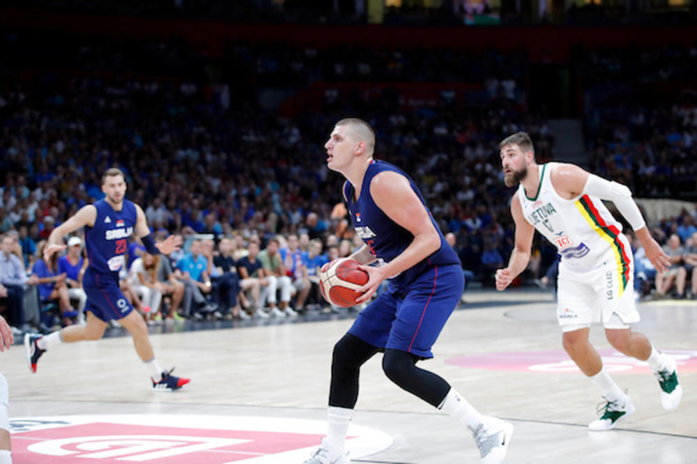 JOKIĆ BACIO PUBLIKU U TRANS: Najbolji centar NBA lige zakucao za preokret, Arena upala u delirijum!