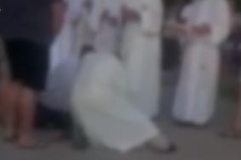 ŽENA JE VRIŠTALA I BACALA SE: Zastrašujuć SNIMAK EGZORCIZMA iz Međugorja! Ovo ne može SVAČIJI ŽELUDAC da podnese!