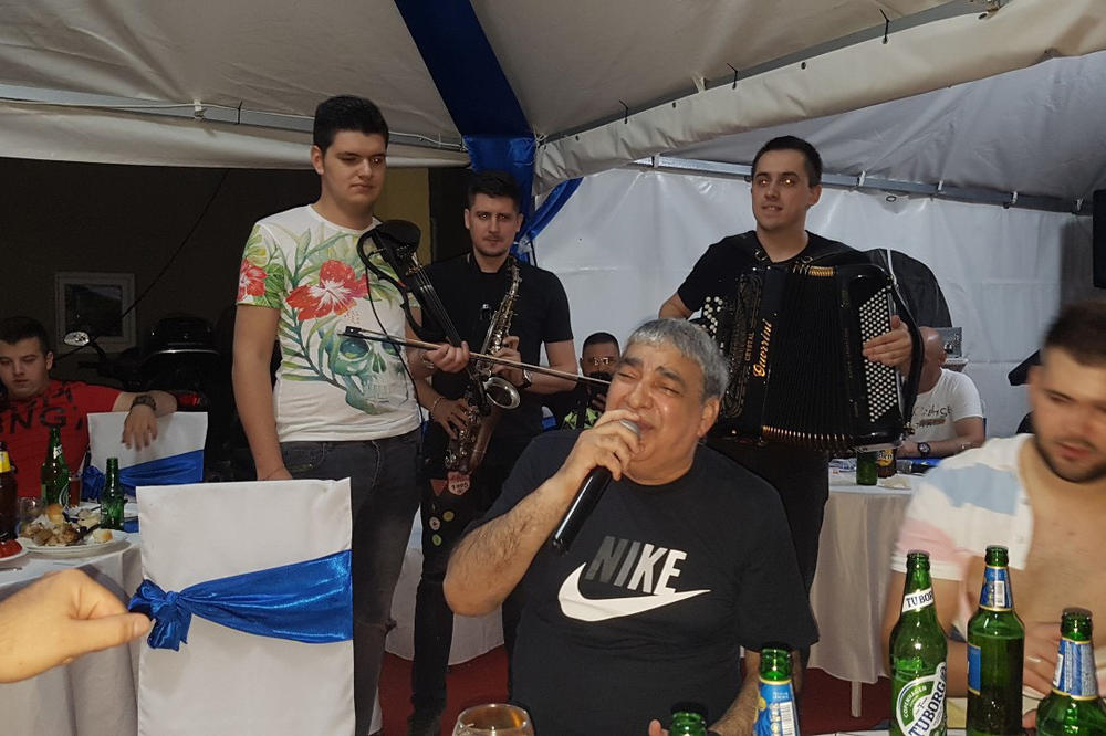 ČUVENI FOLKER DOBIO 10.000 EVRA NA KLADIONICI: Svi su se ŠOKIRALI kad je OTKRIVENO na šta će POTROŠITI dobitak