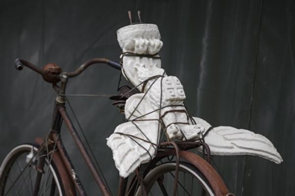 DEKOLTEI I BROJANICE: Izložba Radoša Antonijevića u Muzeju savremene umetnosti Vojvodine