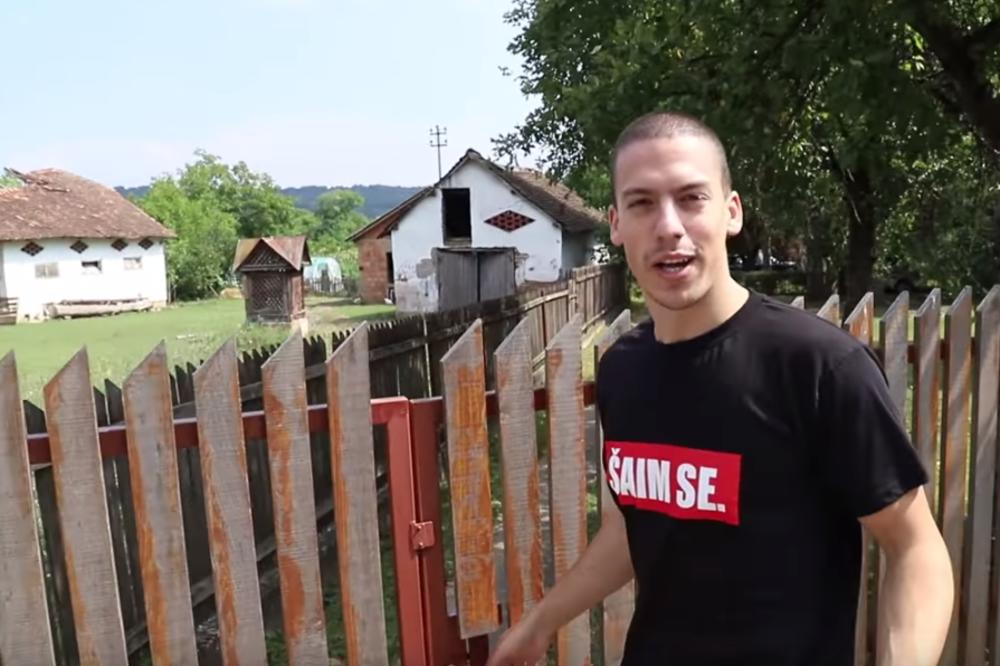 SADA VOZI PORŠE, NOSI ROLEKS I ARMANI I ZARAĐUJE MILIONE: Ovo je SKROMNA SEOSKA KUĆA u kojoj je rođen Baka Prase!