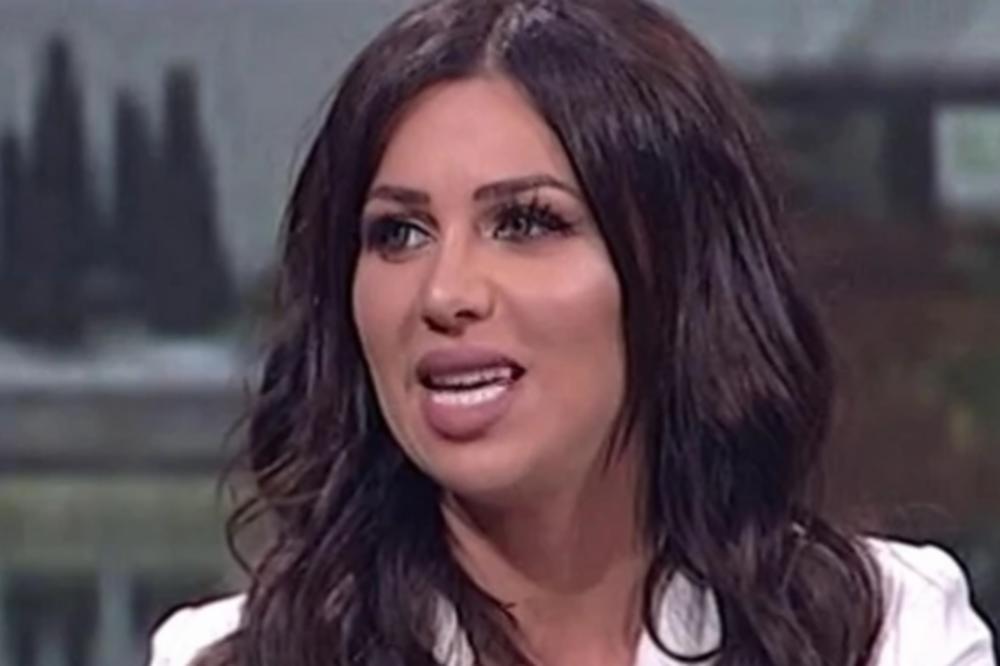 NAJGORE ŠTO JE ONA UZOR MALIM DEVOJČICAMA! MANEKENKA OTKRILA DA SE STANIJA IZOPERISALA: Sva je plastična!