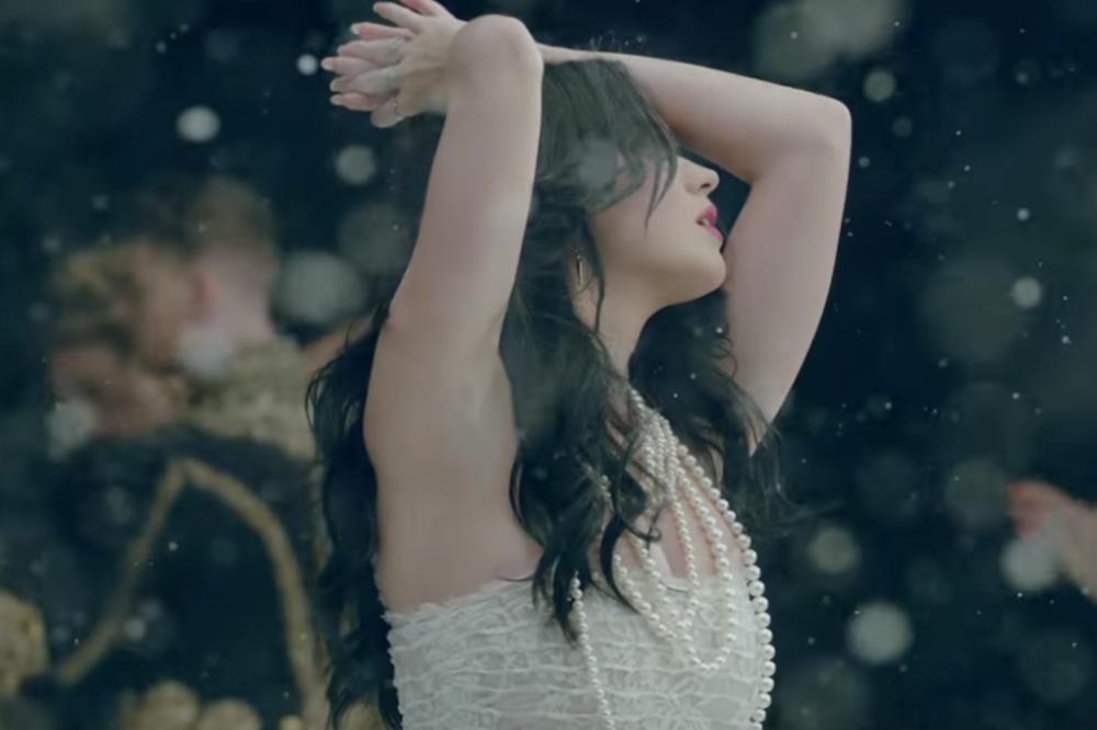 POPULARNU PEVAČICU TUŽE ZA  SE*SUALNO UZNEMIRAVANJE! Poznati MANEKEN više nije mogao da ćuti! Izneo sve detalje!