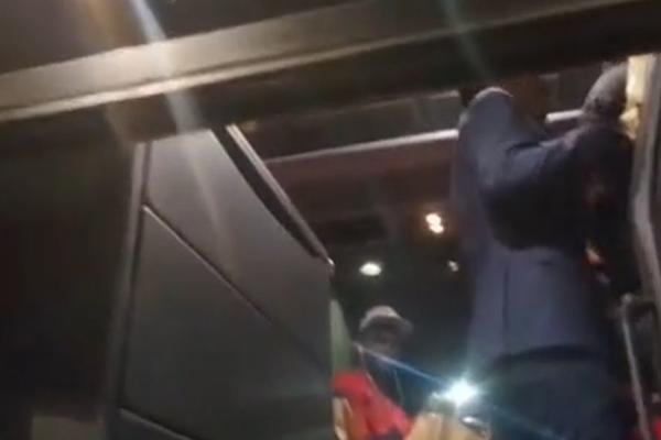 ŽURKA IGRAČA ZVEZDE NIJE PRESTAJALA: Trajalo je od svlačionice u Kopenhagenu, pa do iznenađenja Delija u Beogradu!