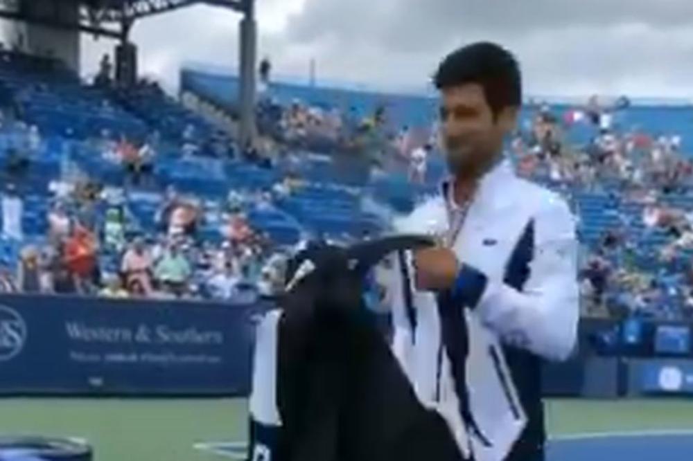 GLEDALAC IZMAMIO NOLETU NAJVEĆI OSMEH KOJI STE VIDELI: Rekao mu je samo TRI REČI!