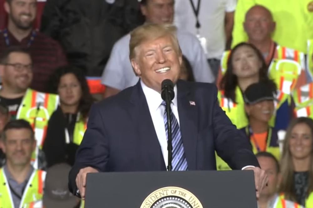 TRAMP PRELOMIO: Odredio je datum za REŠENJE KOSOVA!