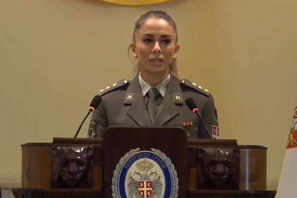 NEVENA JE VUČIĆEVA KOBRA! Anđeoskog lica i tela, a pred njom padaju i najtvrđe prepreke i pravi je STRAH I TREPET