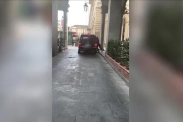 SRPKINJA KIDNAPOVANA U ITALIJI! Maskirani otmičari je uvukli u CRNI KOMBI zbog duga od 50.000 evra (FOTO)