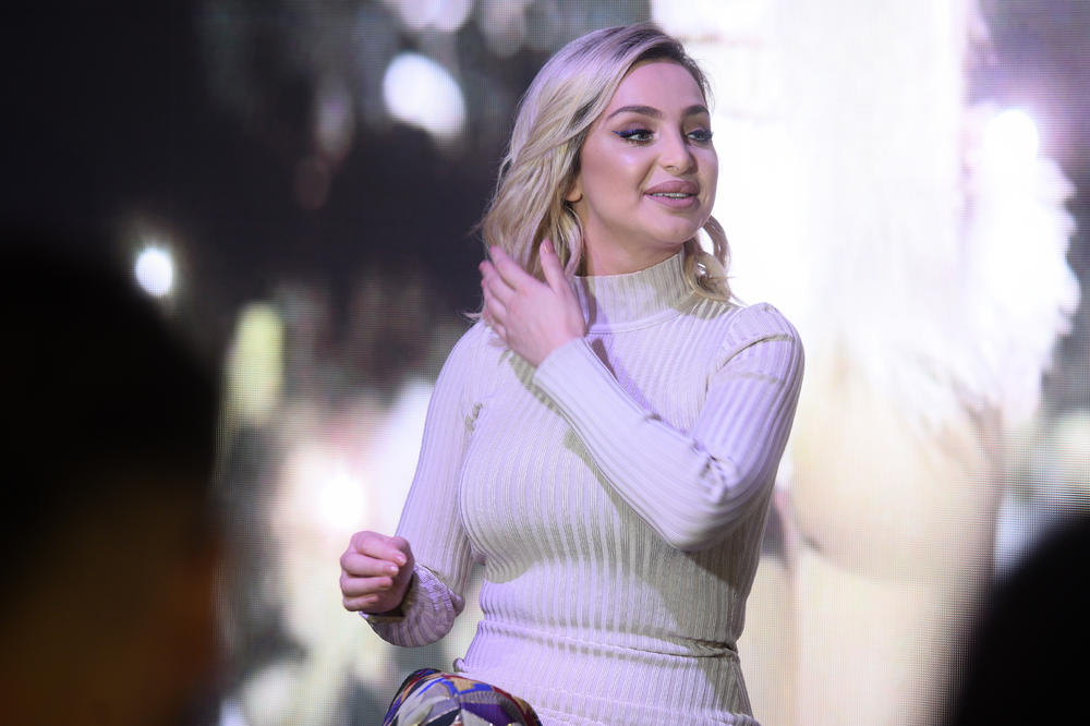 MAJA BEROVIĆ ULAZI U RIJALITI DA OTKRIJE SVE SVOJE TAJNE! Honorar joj je 500.000 EVRA, da dobro ste PROČITALI!