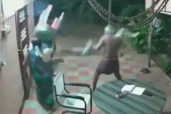 ŽENA JE ZATEKLA LOPOVA KAKO JOJ DAVI MUŽA! Bacila se kao ZVER na njega: Nastao je HAOS (VIDEO)