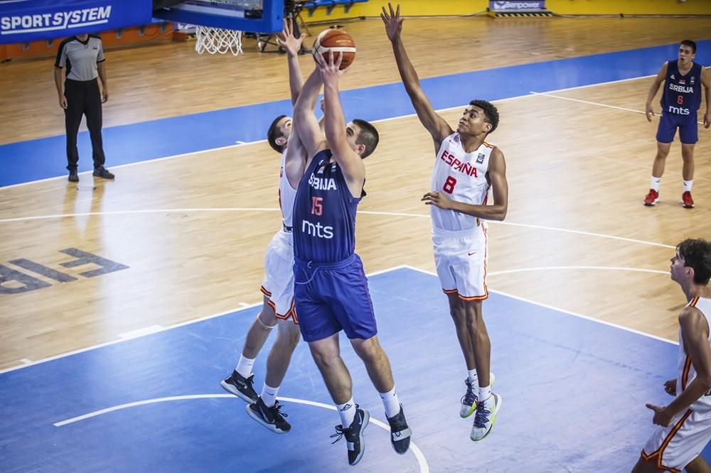 ALBANAC NAPAO NOŽEM KOŠARKAŠE SRBIJE: Jezive scene na Evropskom prvenstvu u Italiji!