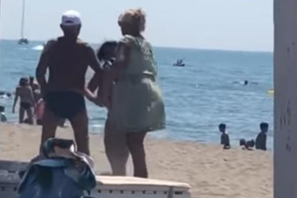 ŽESTOKA TUČA U ULCINJU: Žena napala čičicu, pljuštala je KIŠA UDARACA, makljali su se PAPUČAMA (VIDEO)