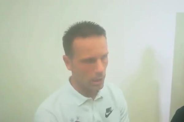 URNEBESAN ODGOVOR OSTOJIĆA NA OPTUŽBE TURSKIH NOVINARA: Sudija je tu da me istera, imam pravo da ležim!