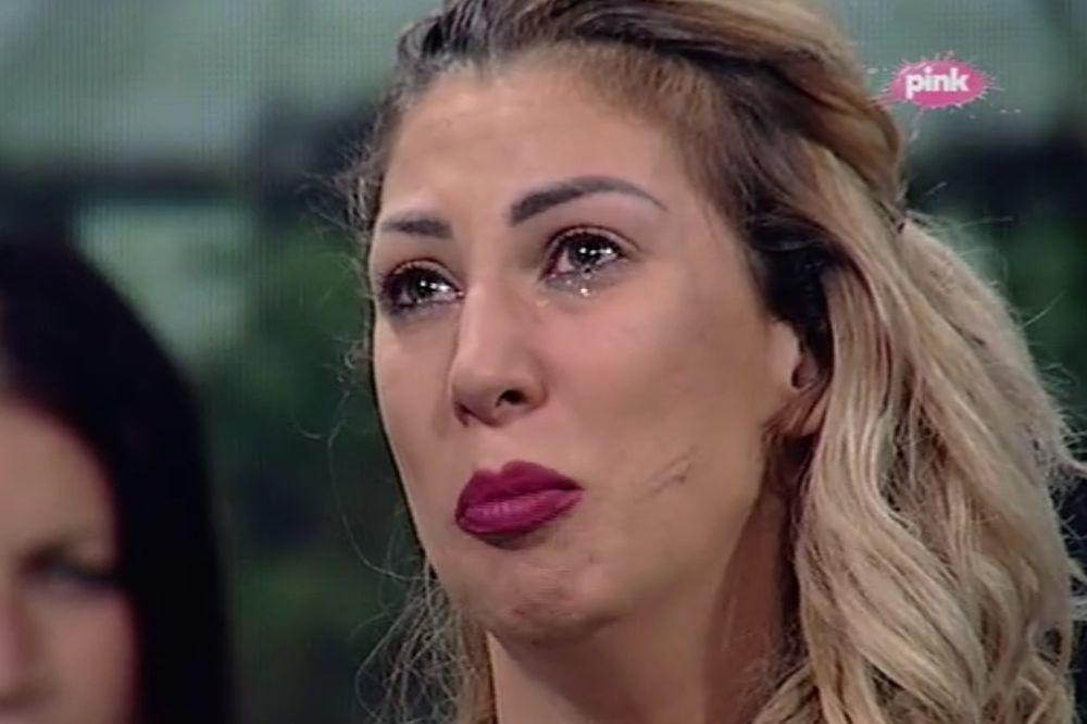 NADEŽDA DOŠLA U EMISIJU NA LEKOVIMA: Jedva se kretala i GRCALA U SUZAMA! Više NIKAD neću NIKOG imati u životu!