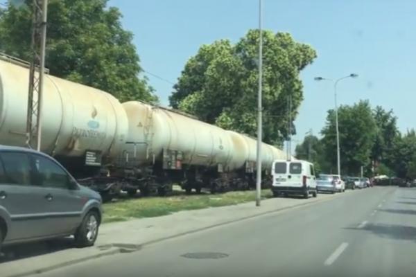 ŽELEZNIČKA STANICA U SMEDEREVU BILA POD GASOM! On je cureo iz CISTERNE, nadležni tvrde da nema OPASNOSTI