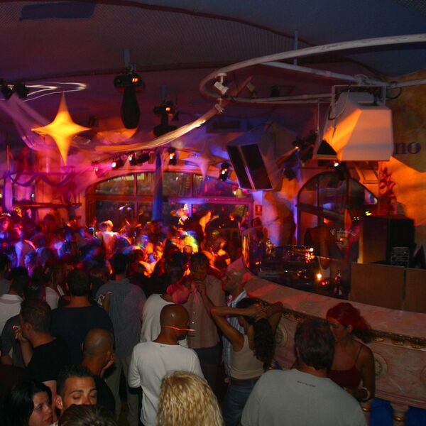 U Makedoniji se na ovaj način dobijaju dozvole za diskoteke: Dokument popunjavaju sami, pišu šta god žele, šok!