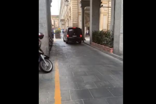 OVO SE KRIJE IZA FILMSKE OTMICE SRPKINJE U TORINU: Prevarila je Nemca NA FORU i dala mu falsifikovanih 50.000 evra