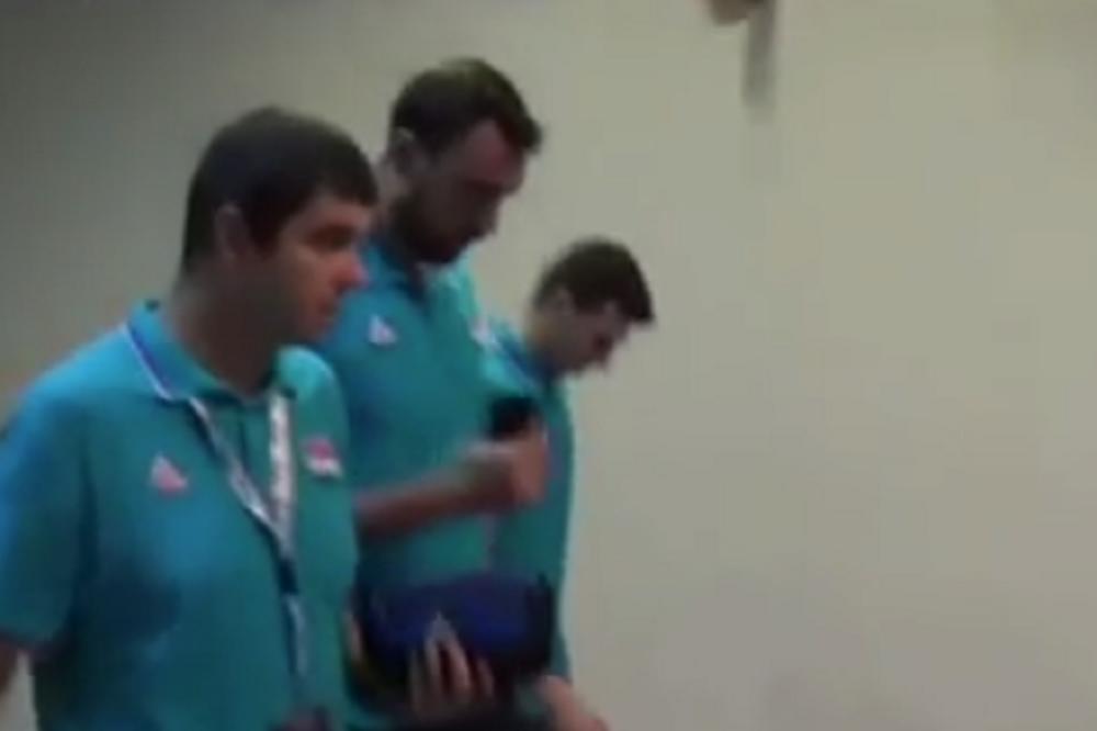 POJAVIO SE SNIMAK MILOSAVLJEVIĆA POSLE MEČA: Ono što možemo da vidimo ne sluti na dobro!