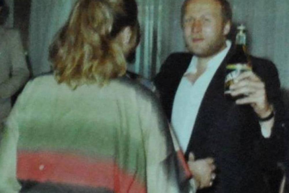 OVAJ ČOVEK JE SLOBI MILOŠEVIĆU DONEO PUN DŽAK PARA: Tajna se krila godinama, a sve je otkrio Ulemek