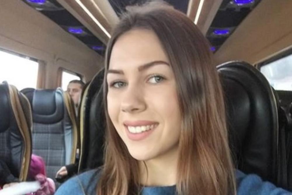 MILIJANA NAPUSTILA ZEMLJU BEZ MILOJKA: Bogdanovićeva uslikana SAMA na dobro POZNATOM MESTU! Od Božića NI TRAGA!