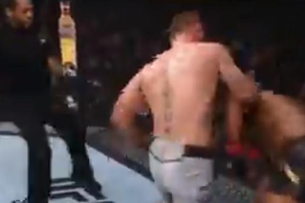 HRVAT TRPEO UDARCE, PA UNIŠTIO PROTIVNIKA: Miočić se okitio titulom šampiona teške kategorije u UFC!