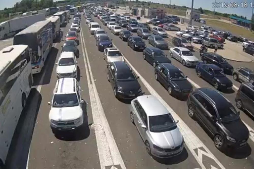GUŽVE NA GRANIČNIM PRELAZIMA: Čeka se i po 5 sati