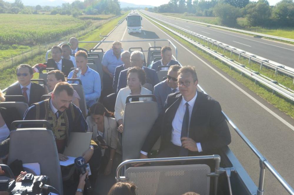 OGLASIO SE VUČIĆ I ODGOVORIO HEJTERIMA NA NAPADE NA JOKSIMOVIĆA, JEZDIĆA i BREGOVIĆA! Rekao im je samo jednu reč