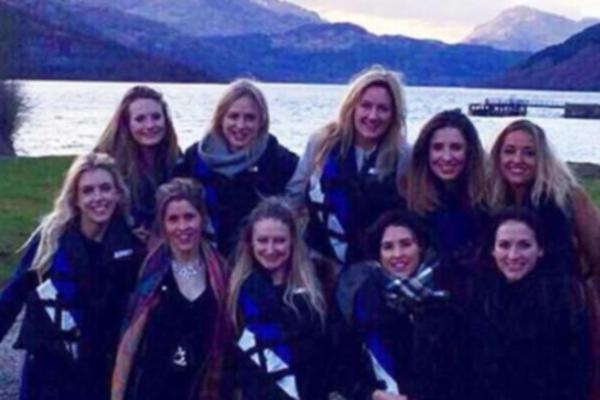 PRETRNULE SU OD STRAHA KAD SU VIDELE FOTOGRAFIJU: Slikale su se pored jezera na devojačkoj večeri, ali OTKUD ON TU?