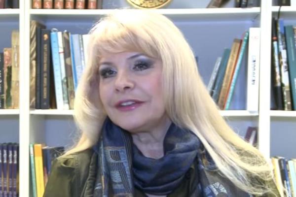 PROCURILE SLIKE HANKE PALDUM SA PRIVATNE ZABAVE: Svi bulje u ovu fotografiju i čude se kako sada izgleda ova DAMA!