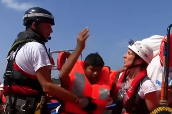 PRETI UŽASNA KATASTROFA! Ljudi iskaču iz broda u more! DRAMA na Sredozemlju!