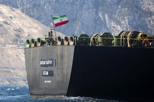 TANKER RATA PLOVI PREMA GRČKOJ! Amerika nije uspela da spreči iransku naftu da dođe do svog cilja - u Evropi NAPETO