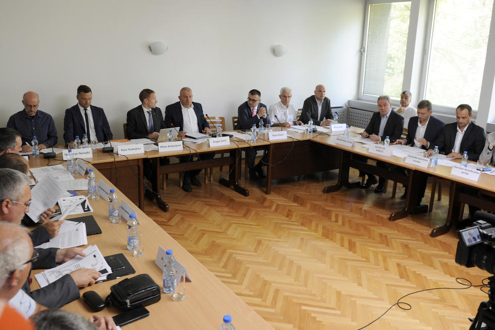 ZAVRŠEN TREĆI SASTANAK VLASTI I OPOZICIJE NA FPN! Deo SzS napustio RAZGOVORE, Obradović i Živković najavili BOJKOT