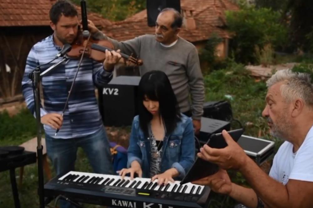 U SRPSKOM SELU ODRŽAN KONCERT KLASIČNE MUZIKE! Nije greška, STVARNO SE DESILO! (VIDEO)