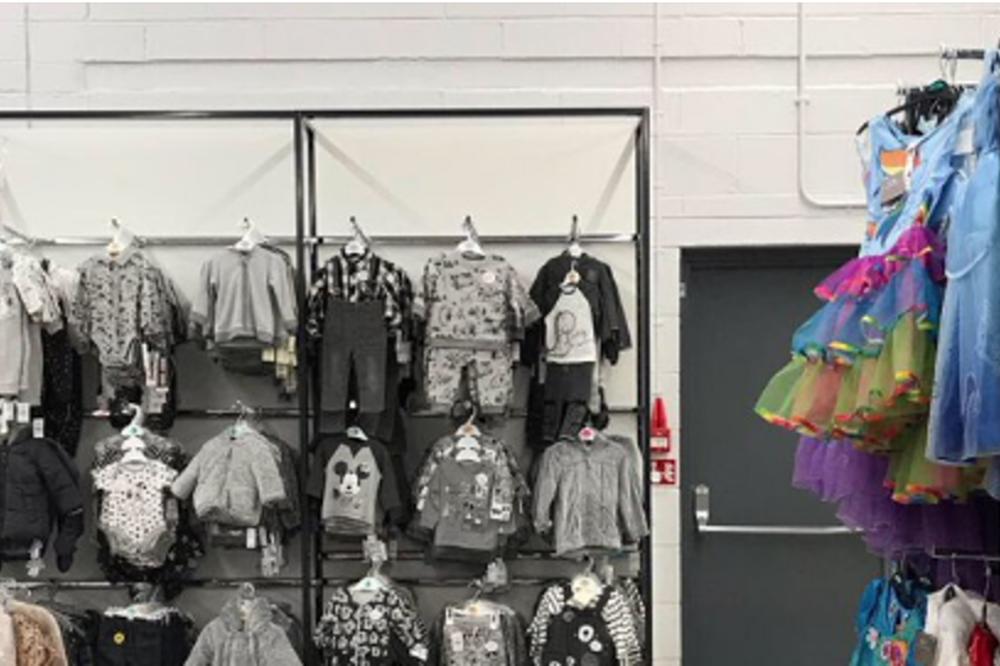 INTERNET GORI, DA LI VAM JE OVA FOTOGRAFIJA U BOJI, ILI JE CRNO-BELA? Ova neverovatna ILUZIJA je sve zbunila (FOTO)