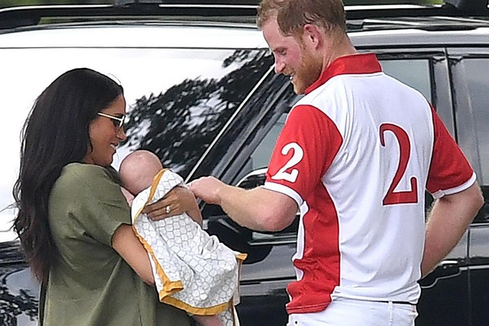 MEGAN MARKL I PRINC HARI DEBELO PLATILI LETOVANJE NA IBICI! Oglušili su se o savete lekara, POVELI I BEBU