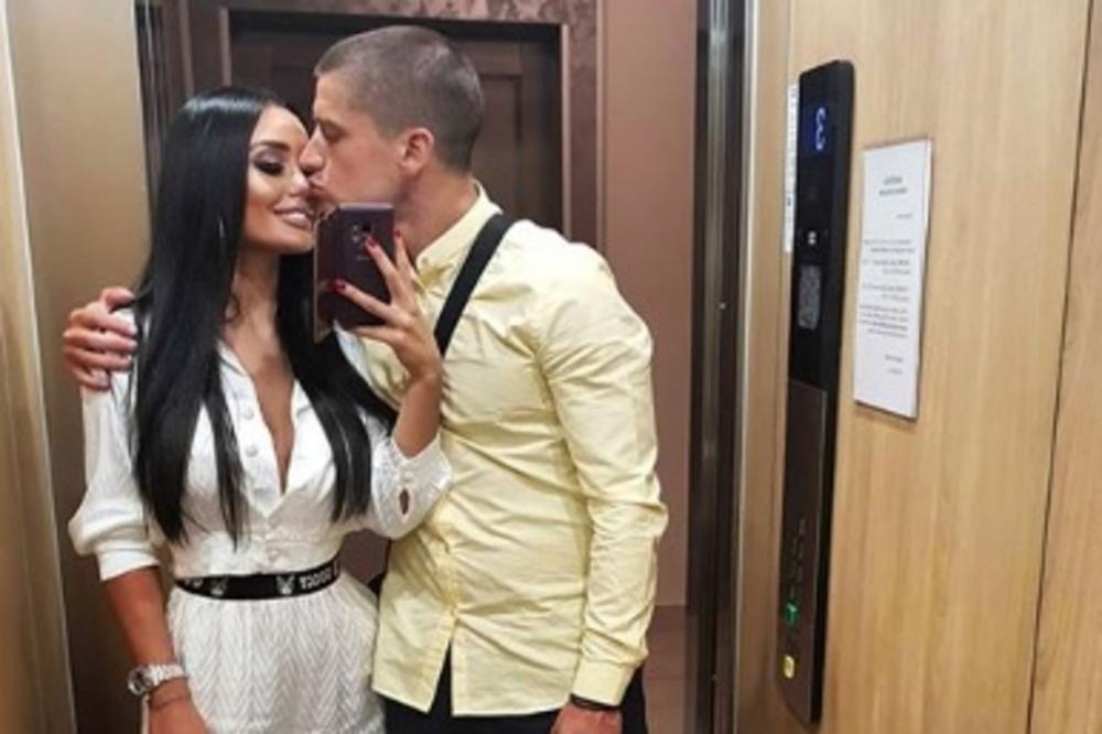 NAJVRELIJE FOTKE ANE KORAĆ DO SAD: David fotografisao devojku dok bezobrazno POZIRA! Zapalila internet! (FOTO)